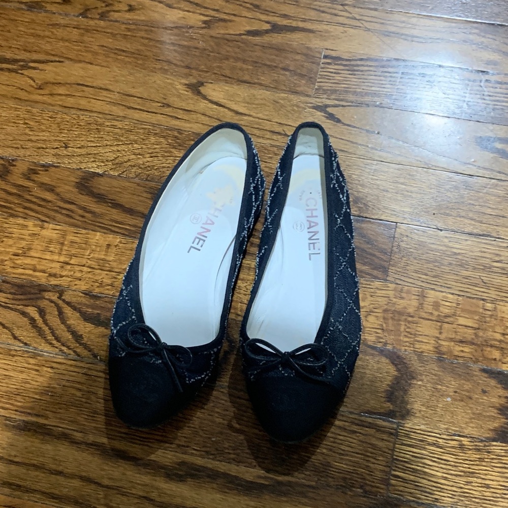 CHANEL Denim Quilted Grosgrain Cap Toe Ballerina Flats 37.5  Black